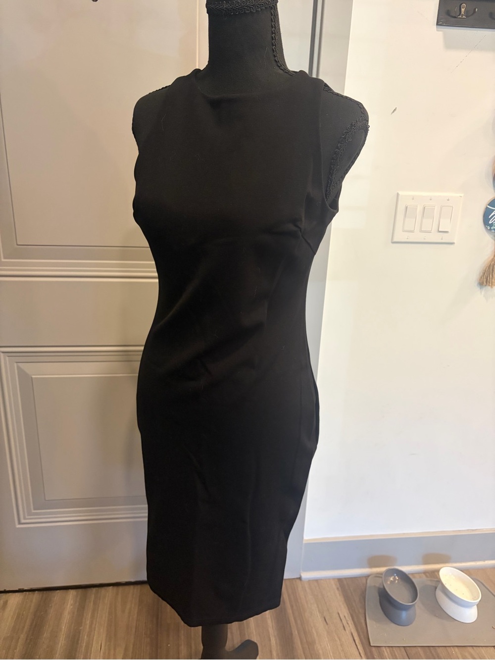 Shinestar Black Sleeveless Midi Sheath Dress
